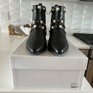 Claudie Pierlot leather booties, Size 37 but fit like a 6